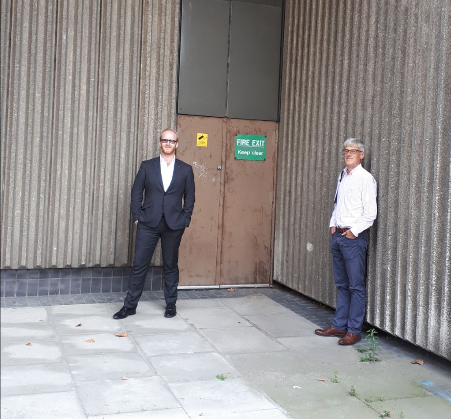 Picture of Catalyst risk specialists Stephen Loosley and Christian Lee outside the old Sampson House crisis centre, the 'bunker' from which they handled the 'nastiest, riskiest' part of the Lehman Brothers default in 2008